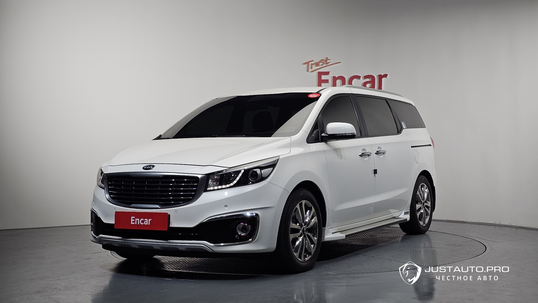 Автомобиль Kia Canival