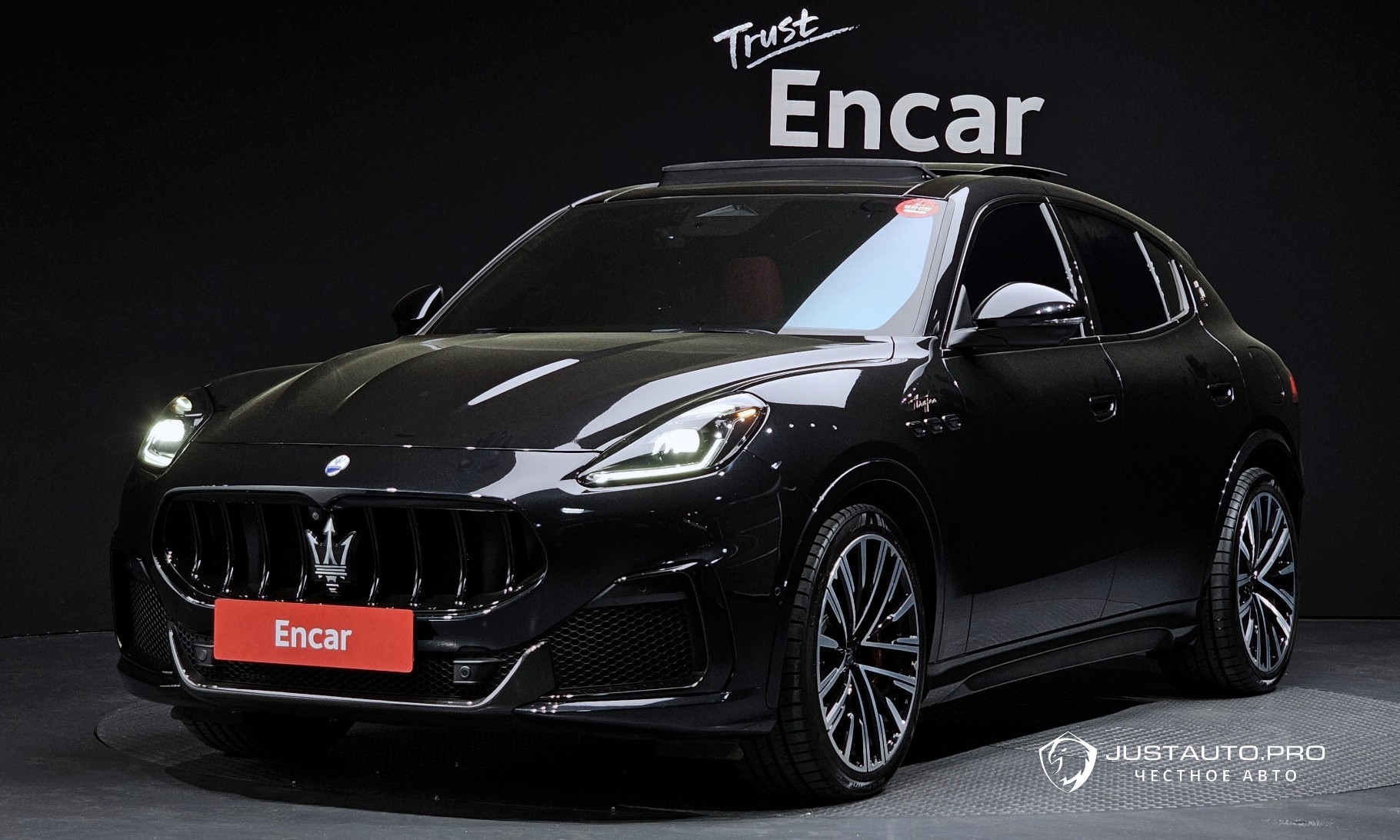 Автомобиль Maserati Grecale