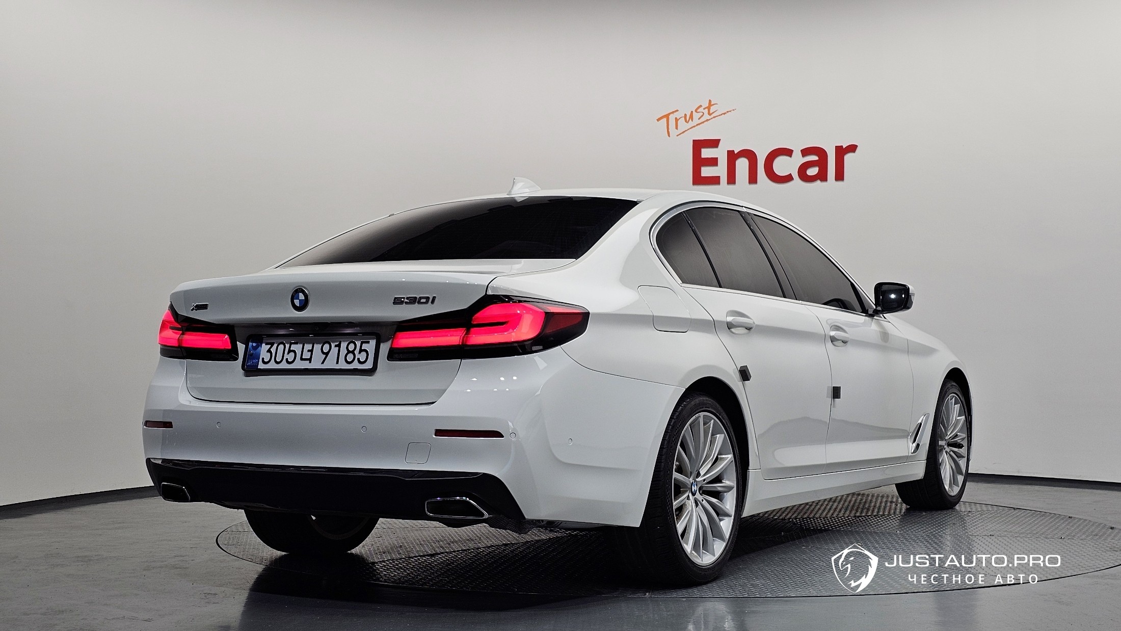 Автомобиль BMW 5-Series