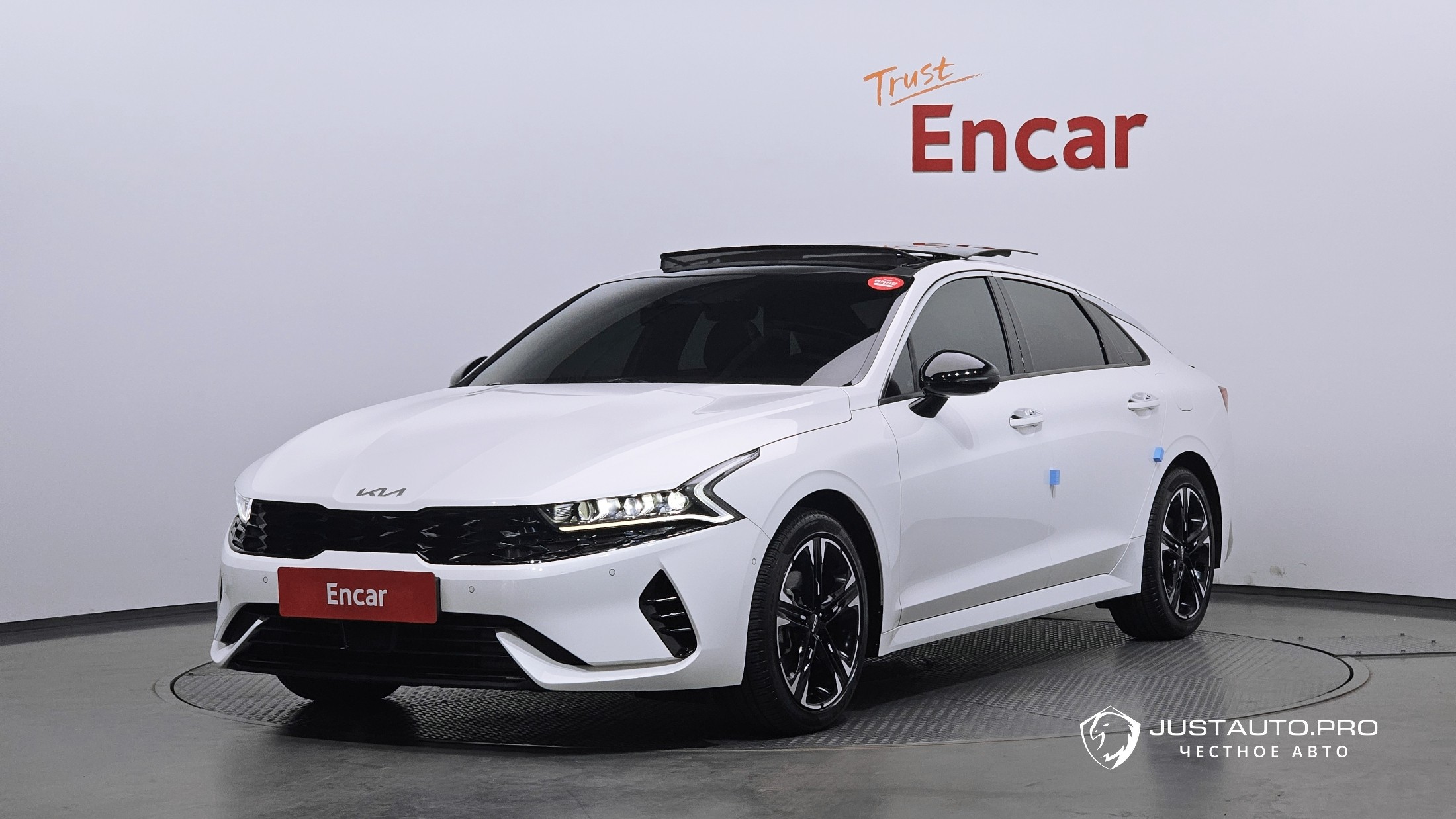 Автомобиль Kia K5