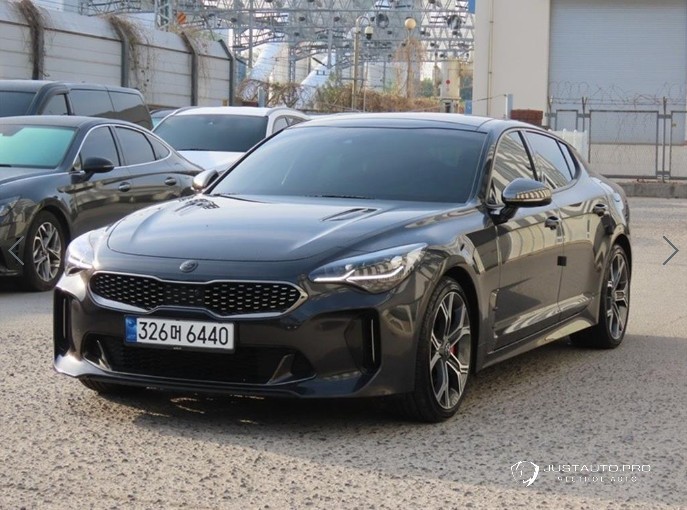 Автомобиль Kia Stinger