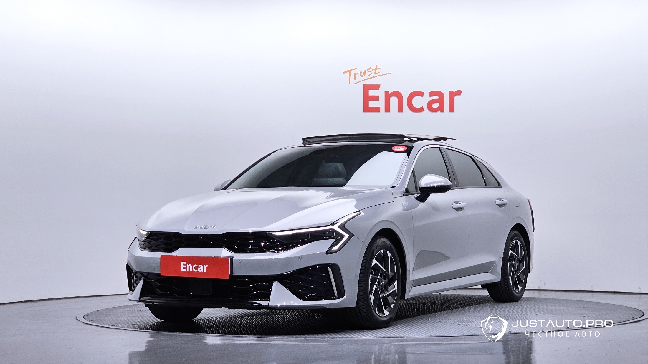 Автомобиль Kia K5