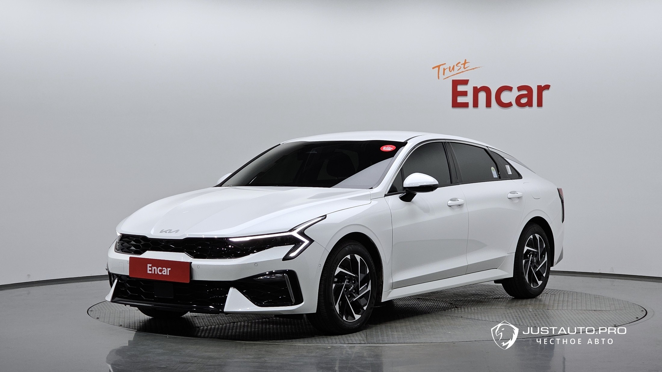 Автомобиль Kia K5