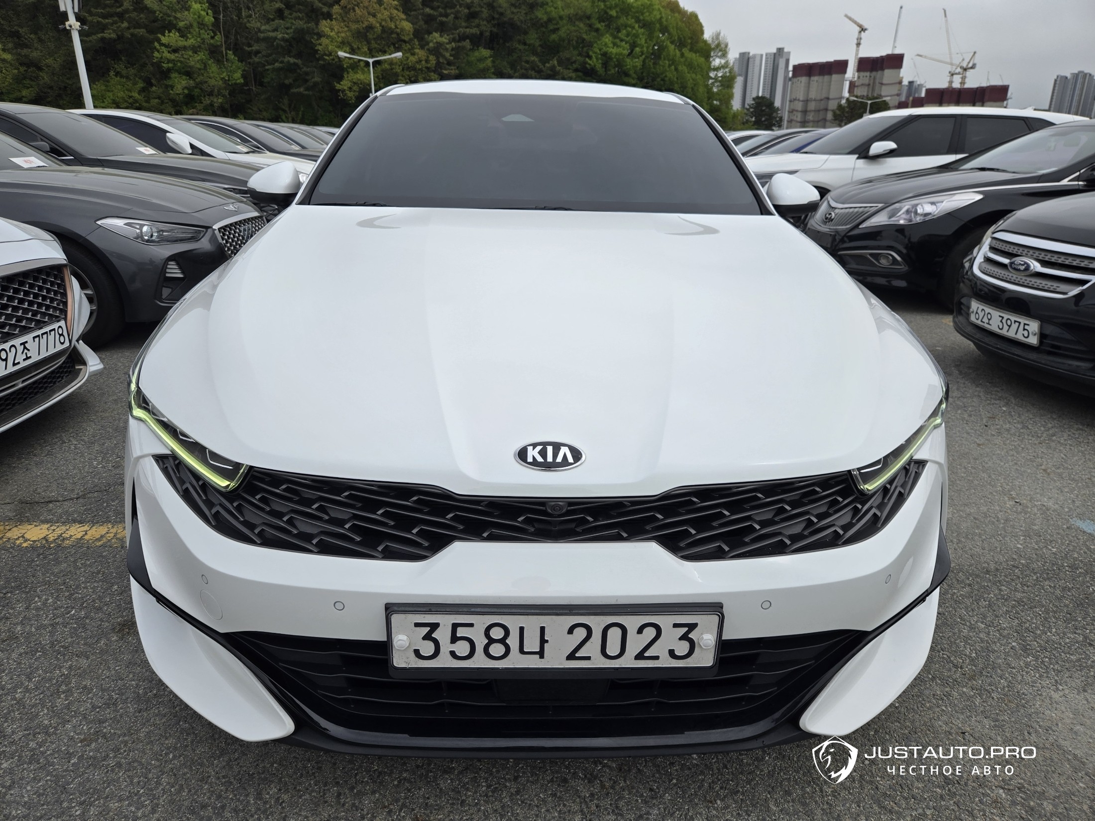 Автомобиль Kia K5