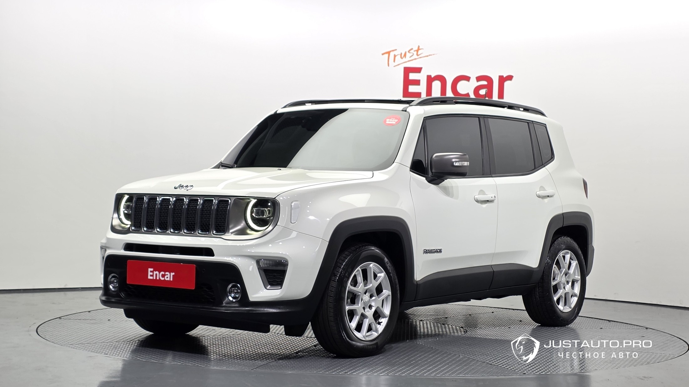 Автомобиль Jeep Renegade