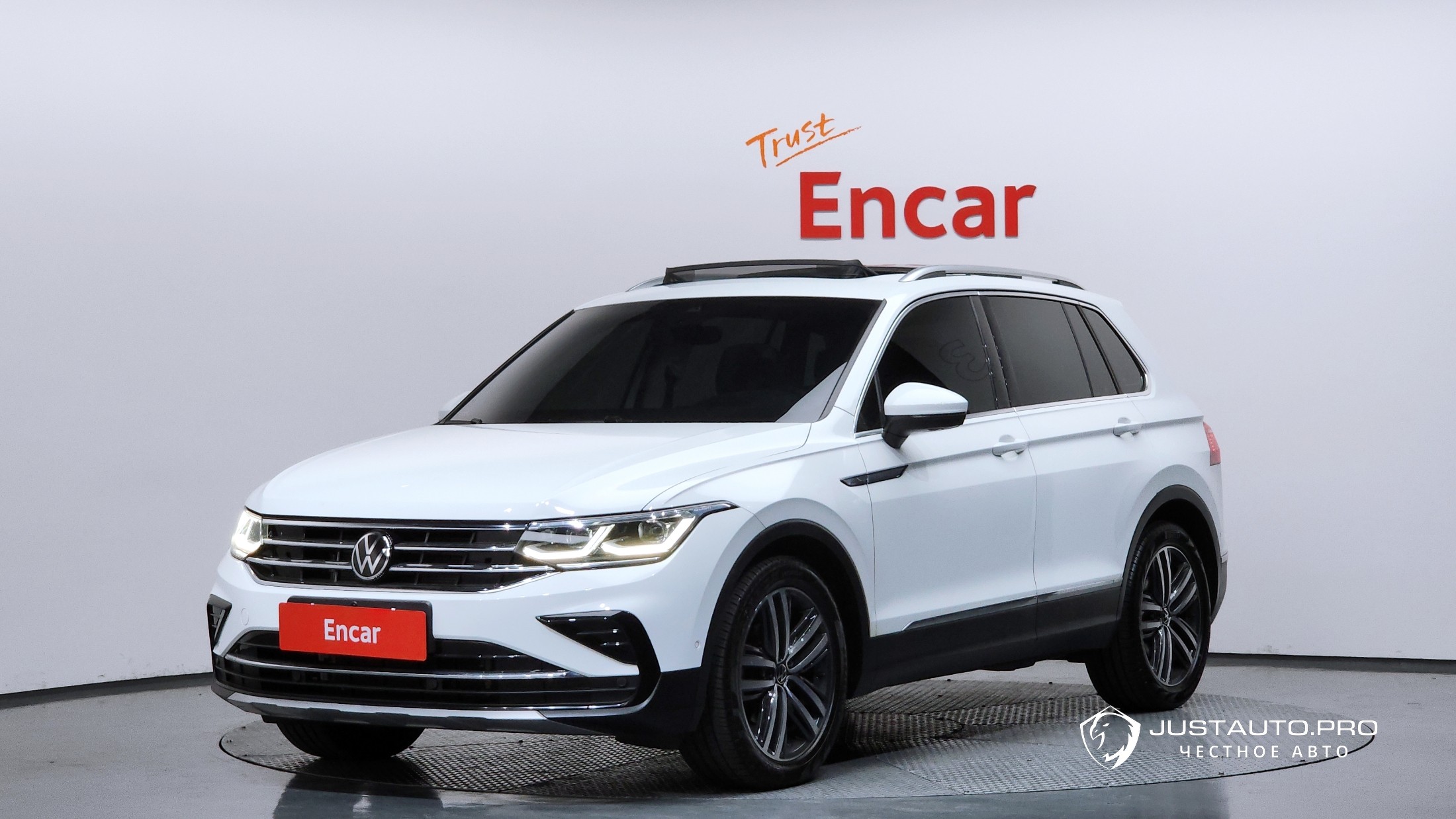 Автомобиль Volkswagen Tiguan