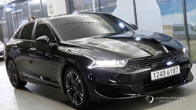 Автомобиль Kia K5