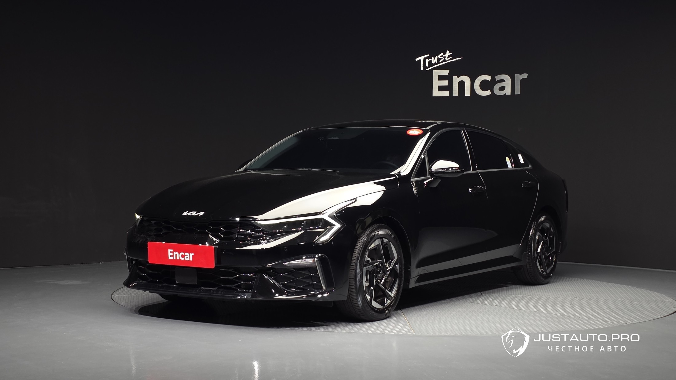 Автомобиль Kia K5