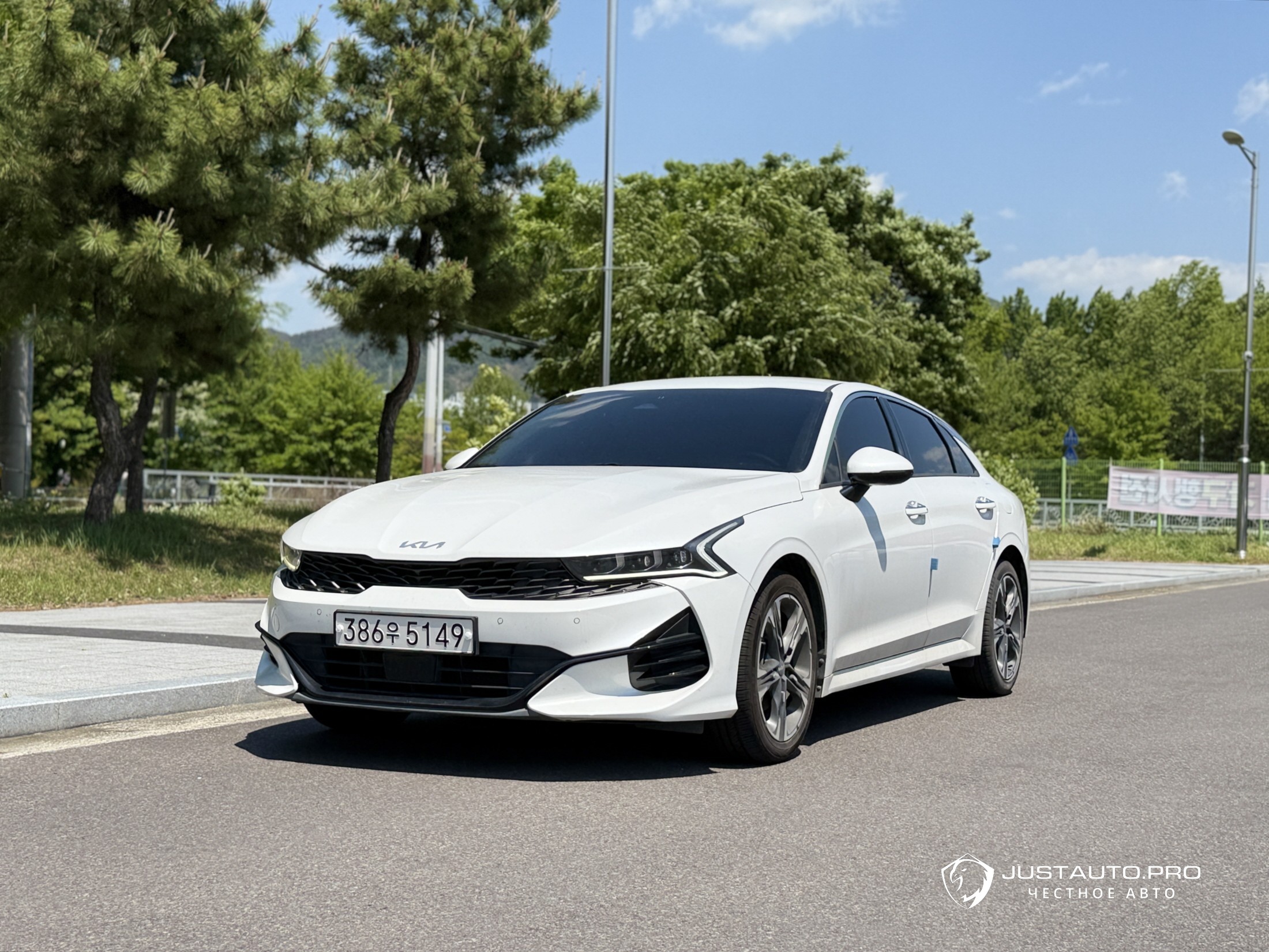 Автомобиль Kia K5