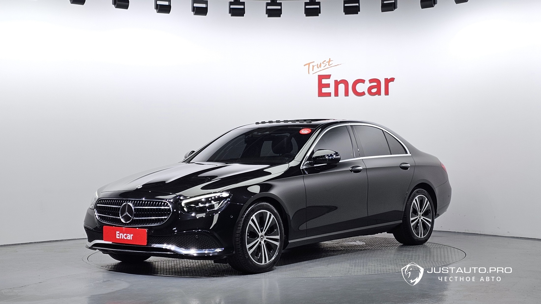 Автомобиль Mercedes-Benz E-Class