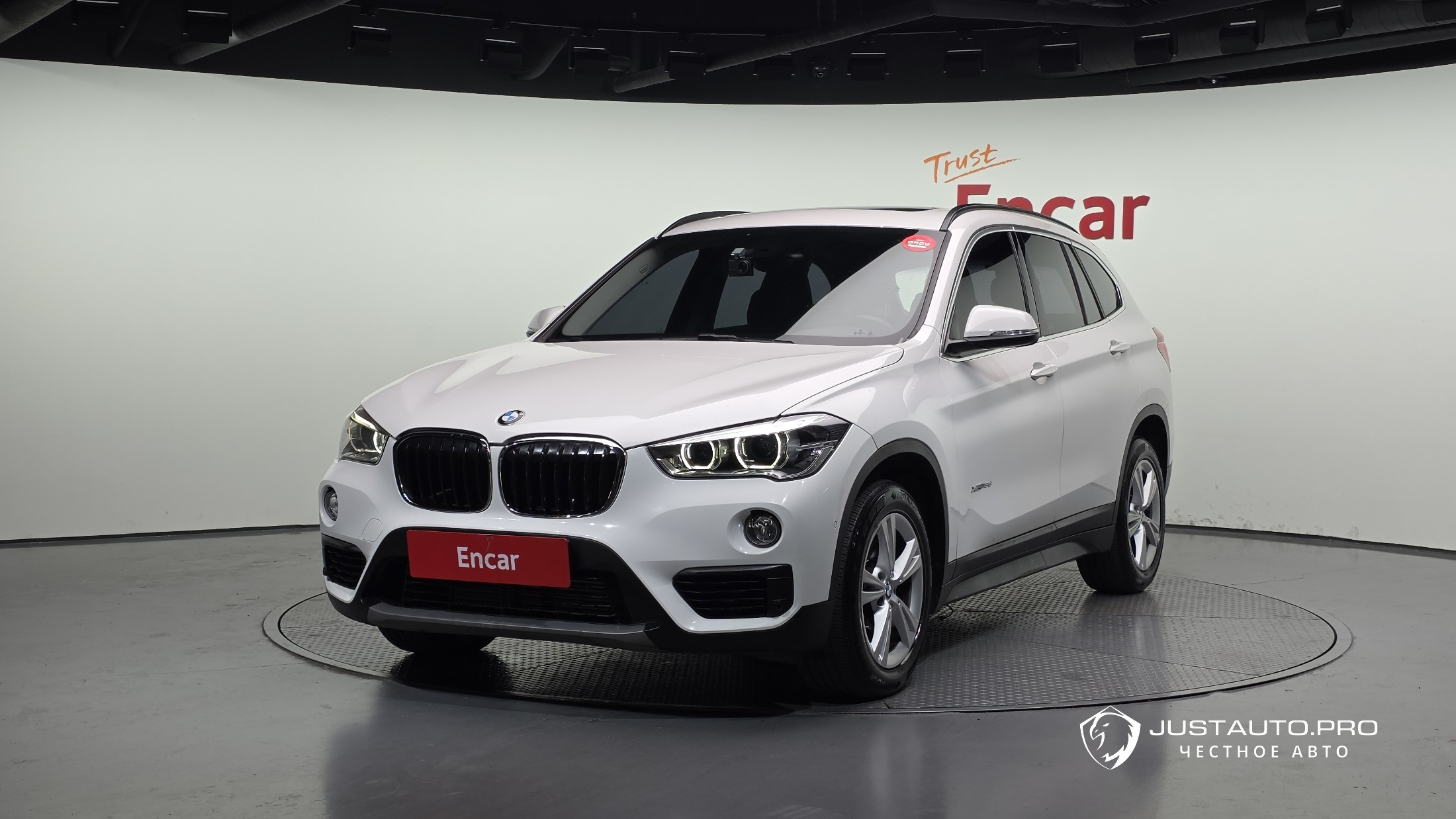 Автомобиль BMW X1