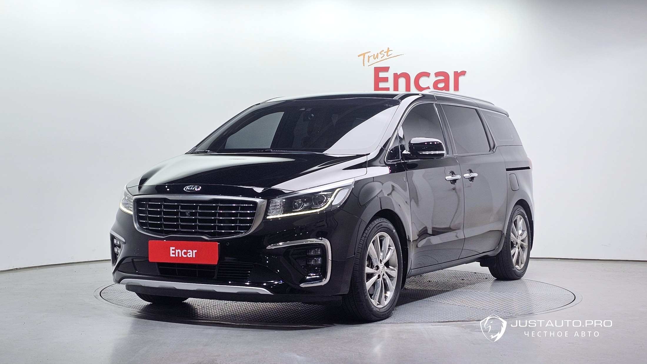 Автомобиль Kia Canival