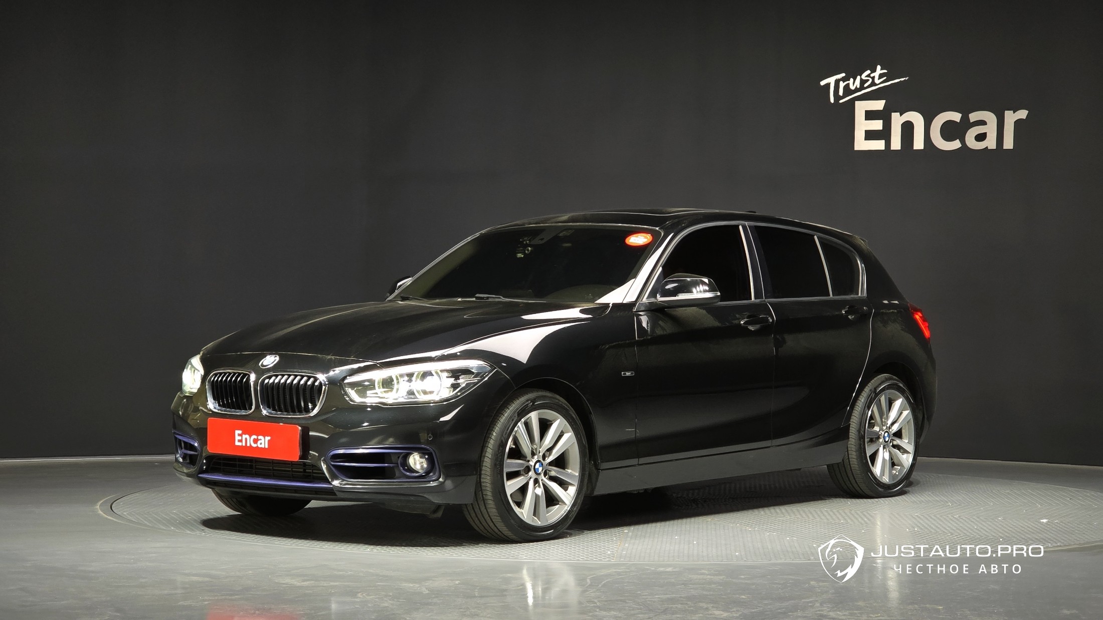Автомобиль BMW 1-Series