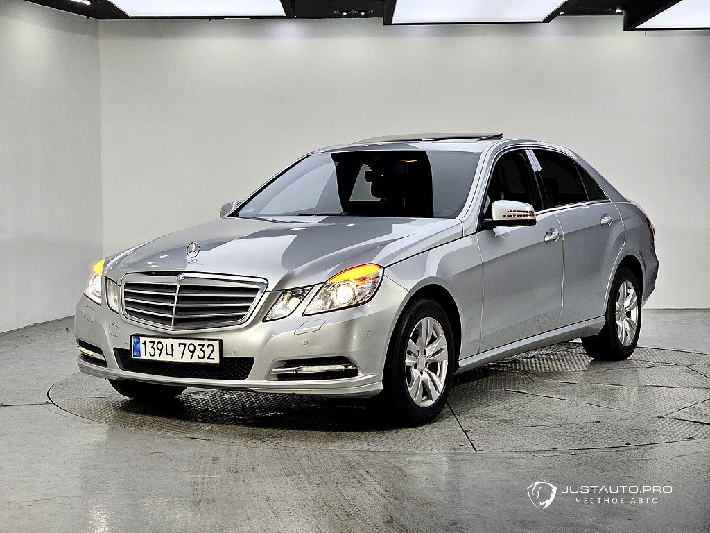 Автомобиль Mercedes-Benz E-Class