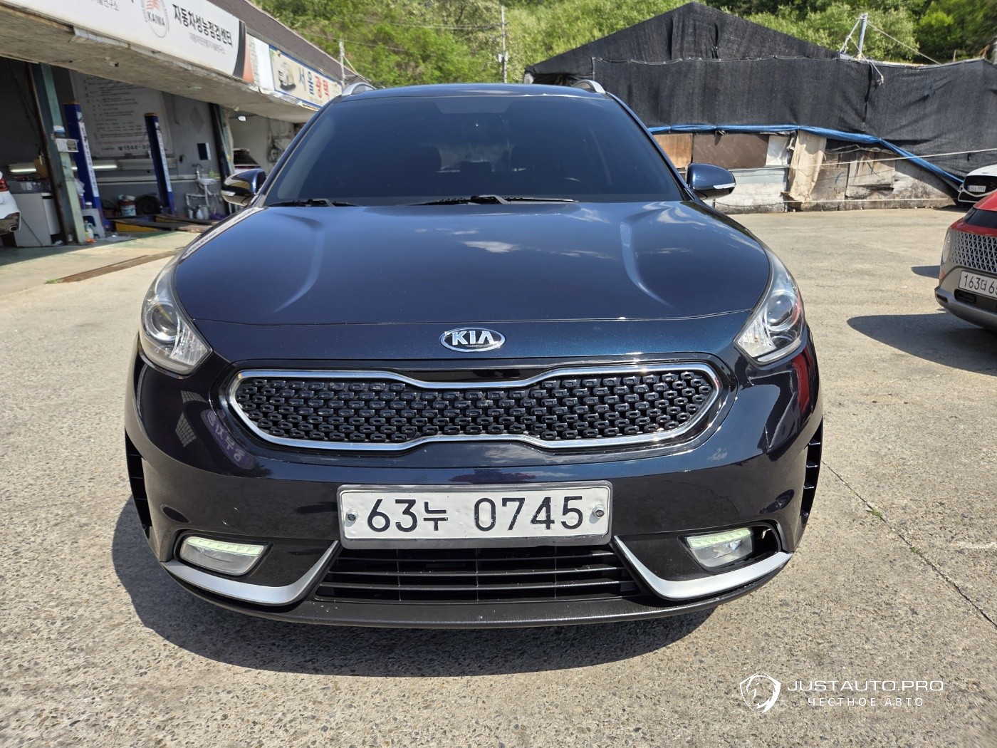 Автомобиль Kia Niro