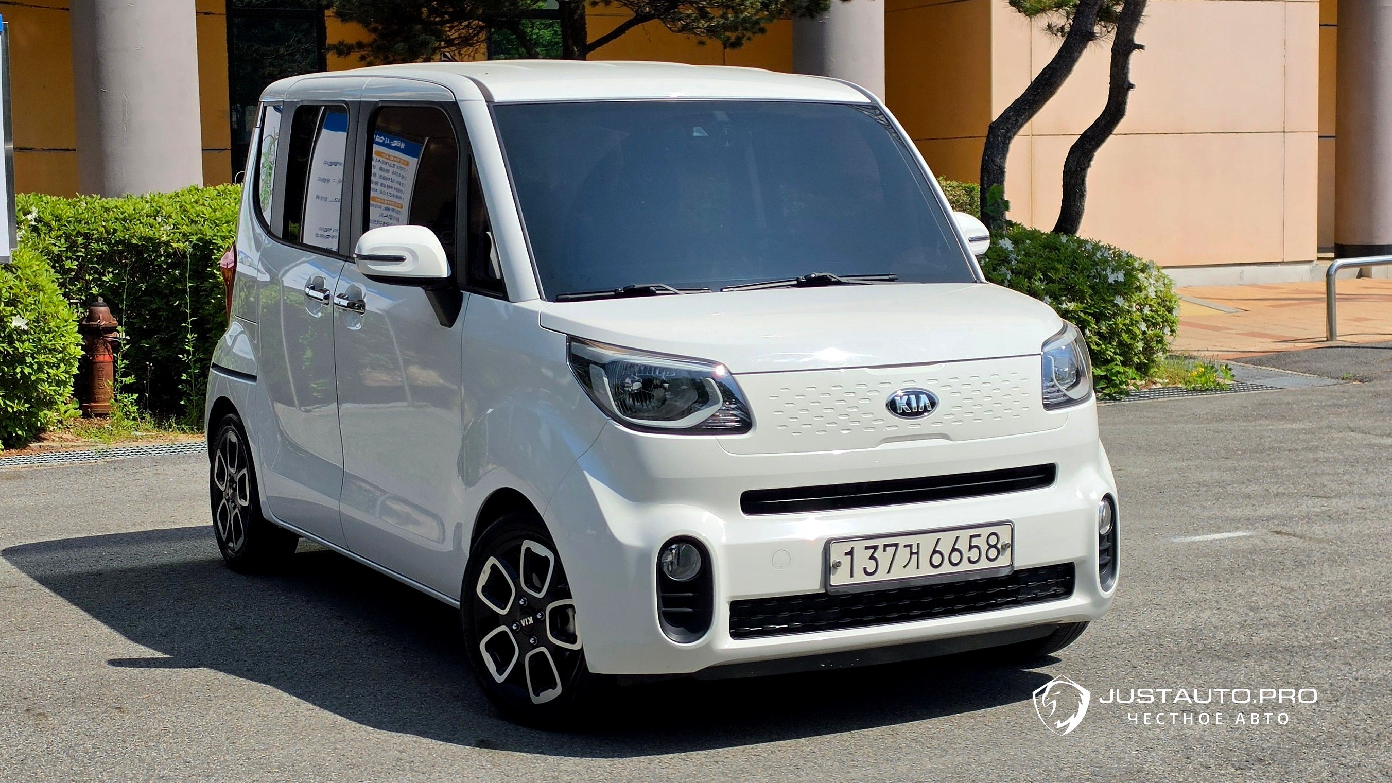 Автомобиль Kia RAY