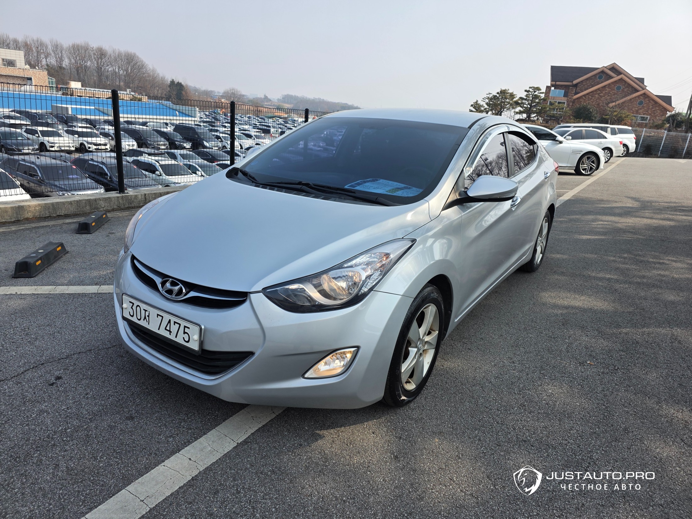 Автомобиль Hyundai AVANTE