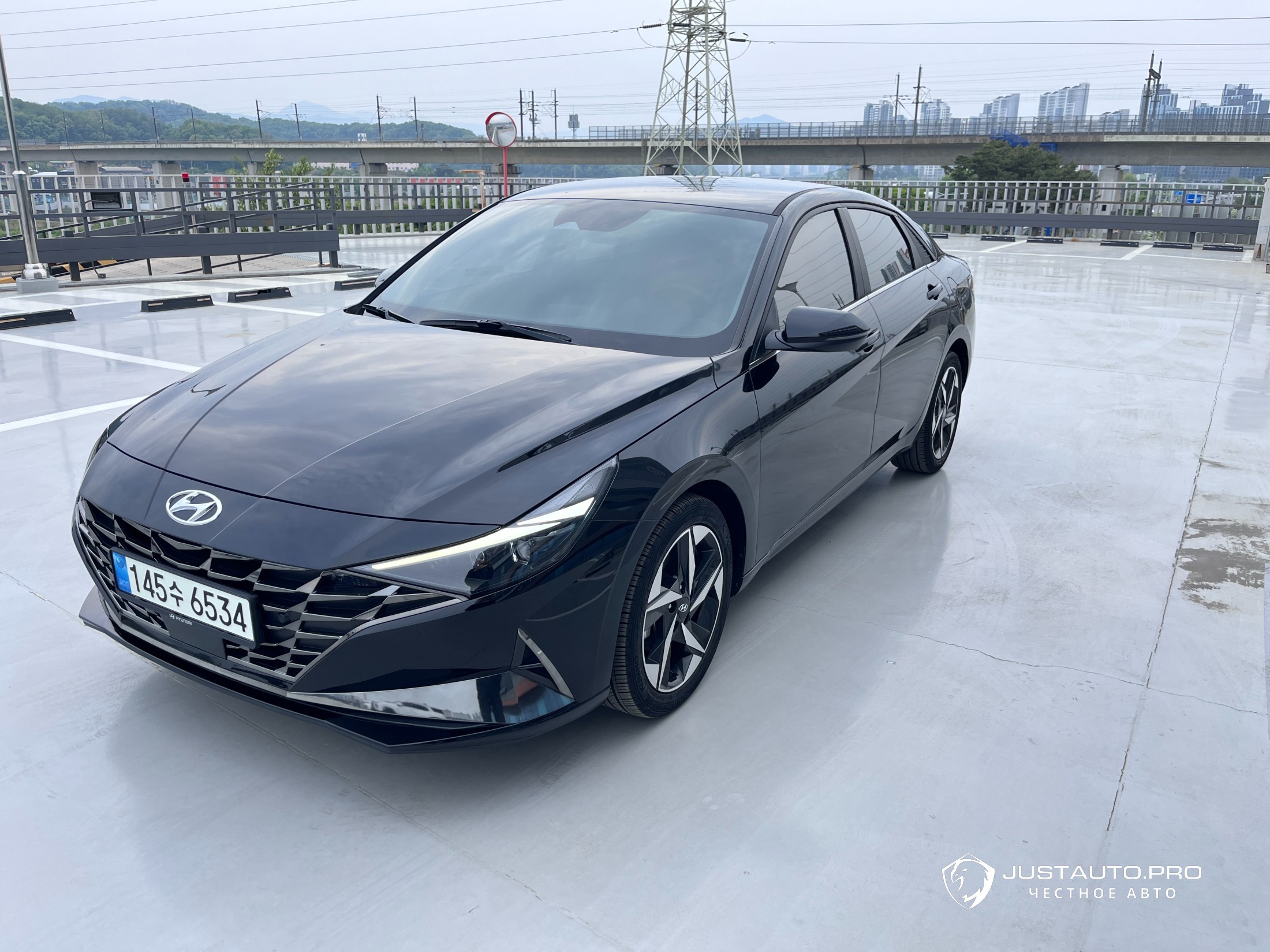 Автомобиль Hyundai AVANTE