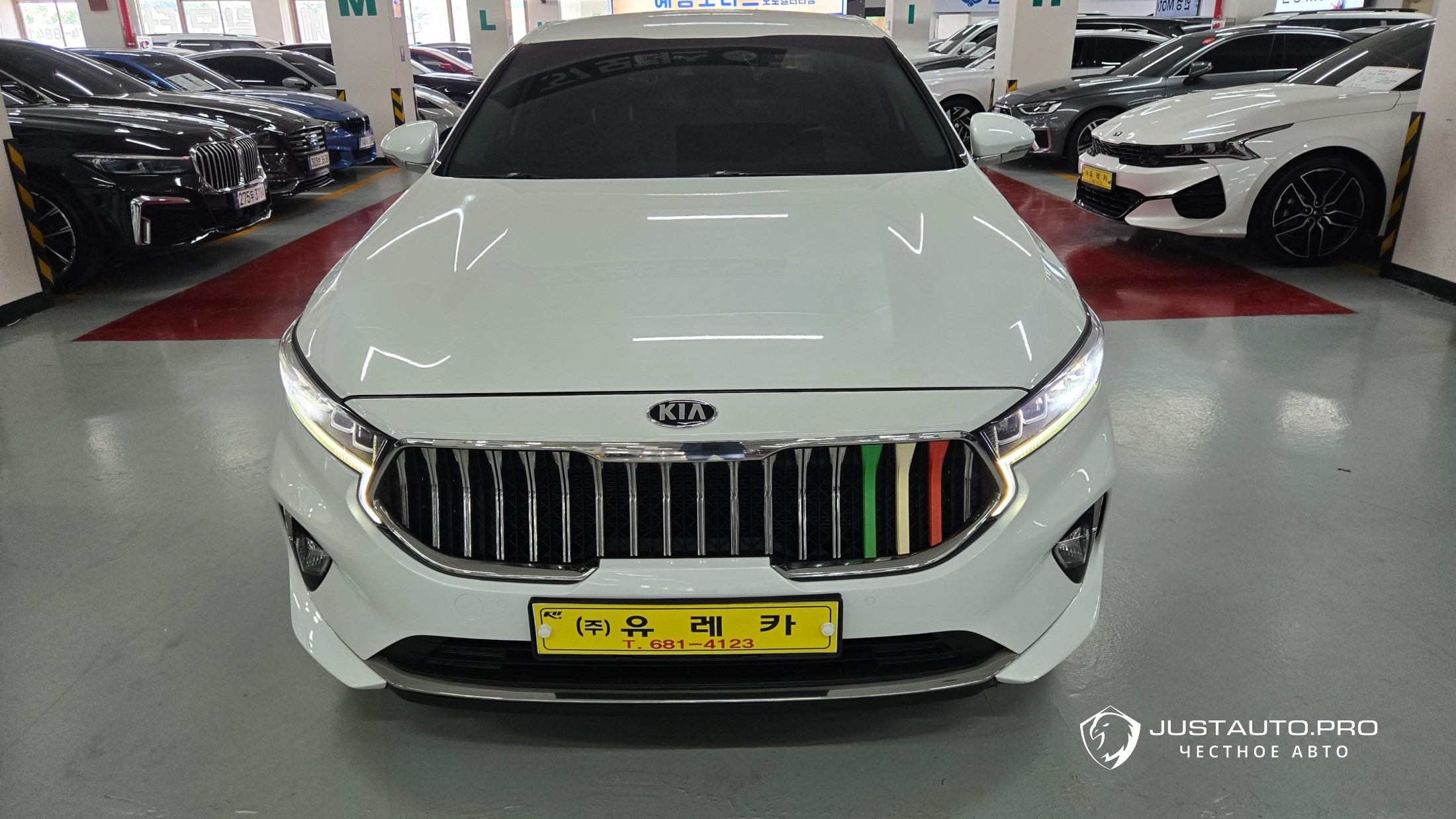 Автомобиль Kia K7
