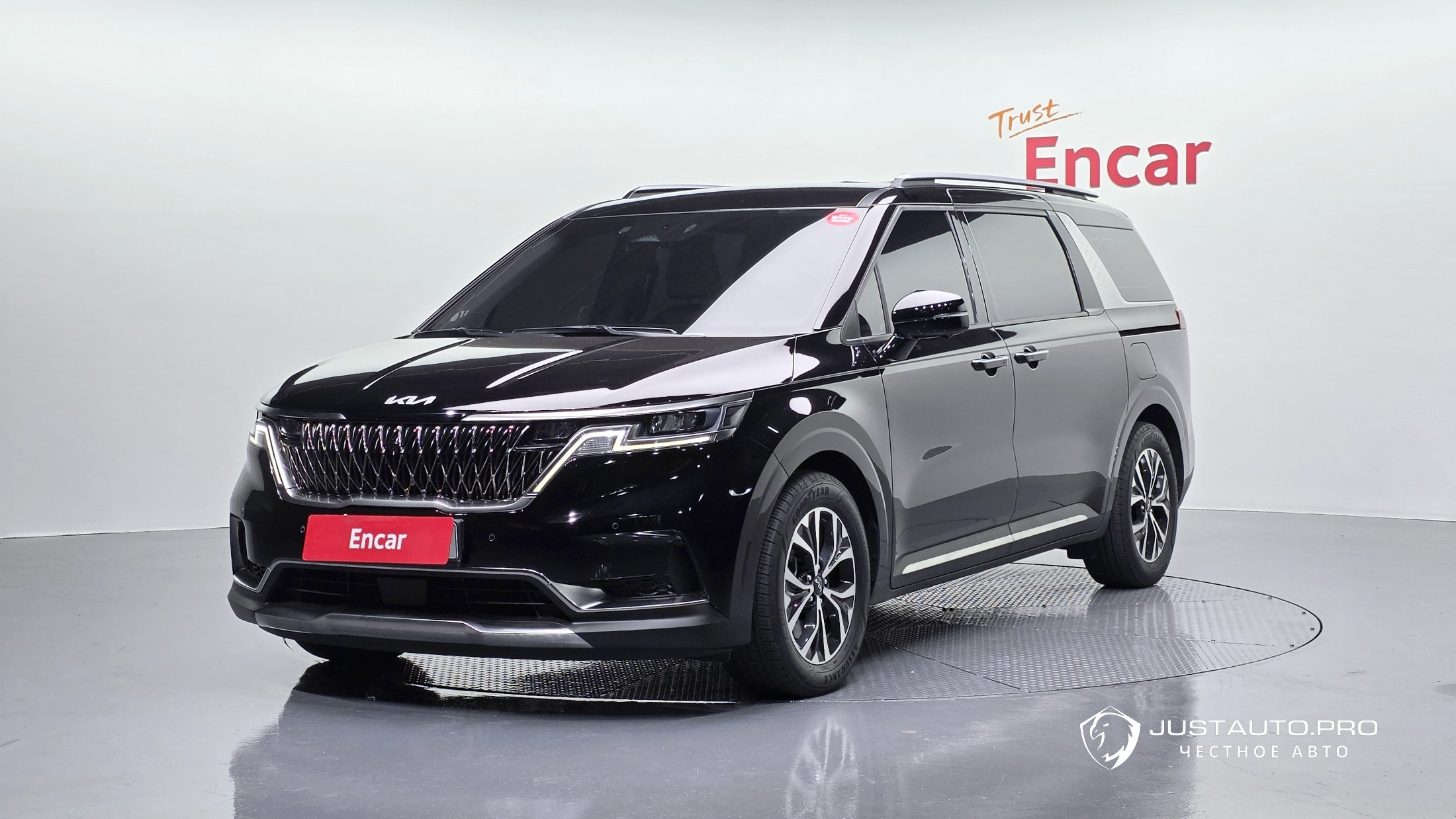 Автомобиль Kia Canival