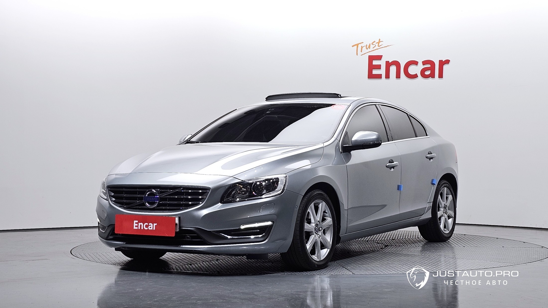 Автомобиль Volvo S60