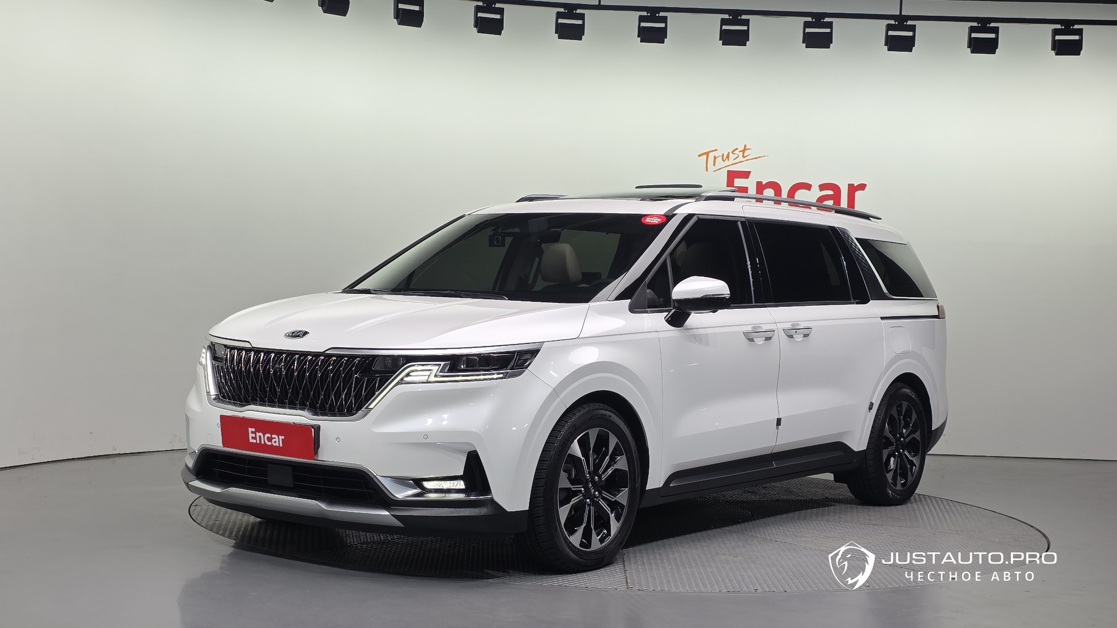 Автомобиль Kia Canival