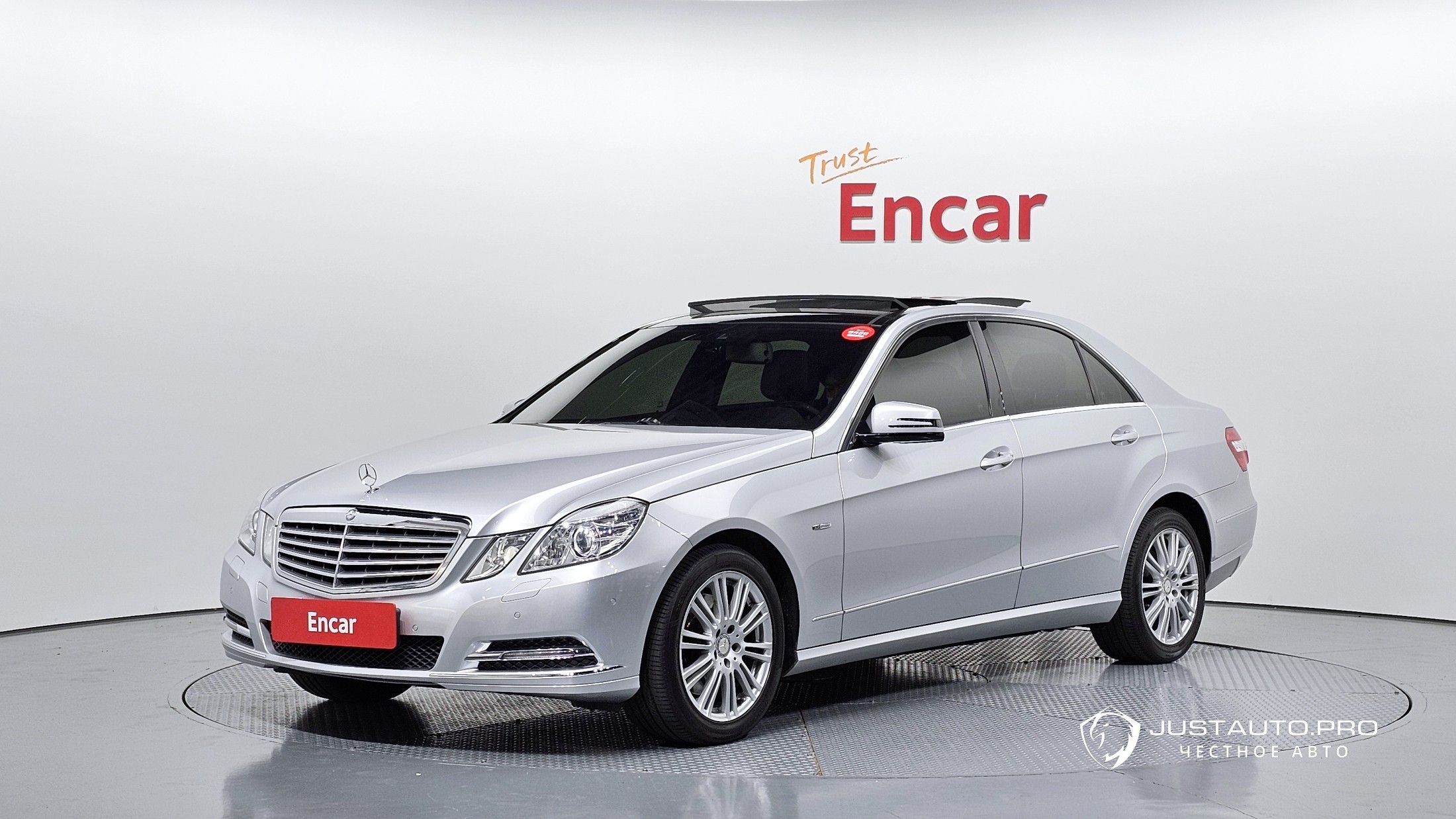 Автомобиль Mercedes-Benz E-Class