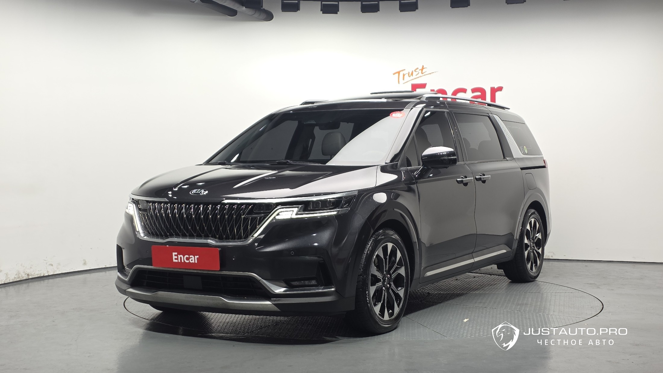 Автомобиль Kia Canival