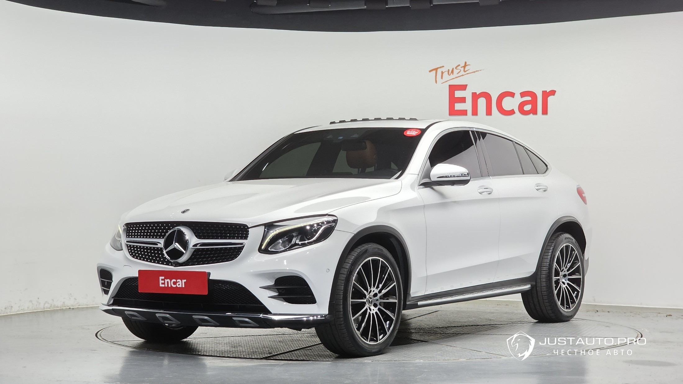 Автомобиль Mercedes-Benz GLC-Class