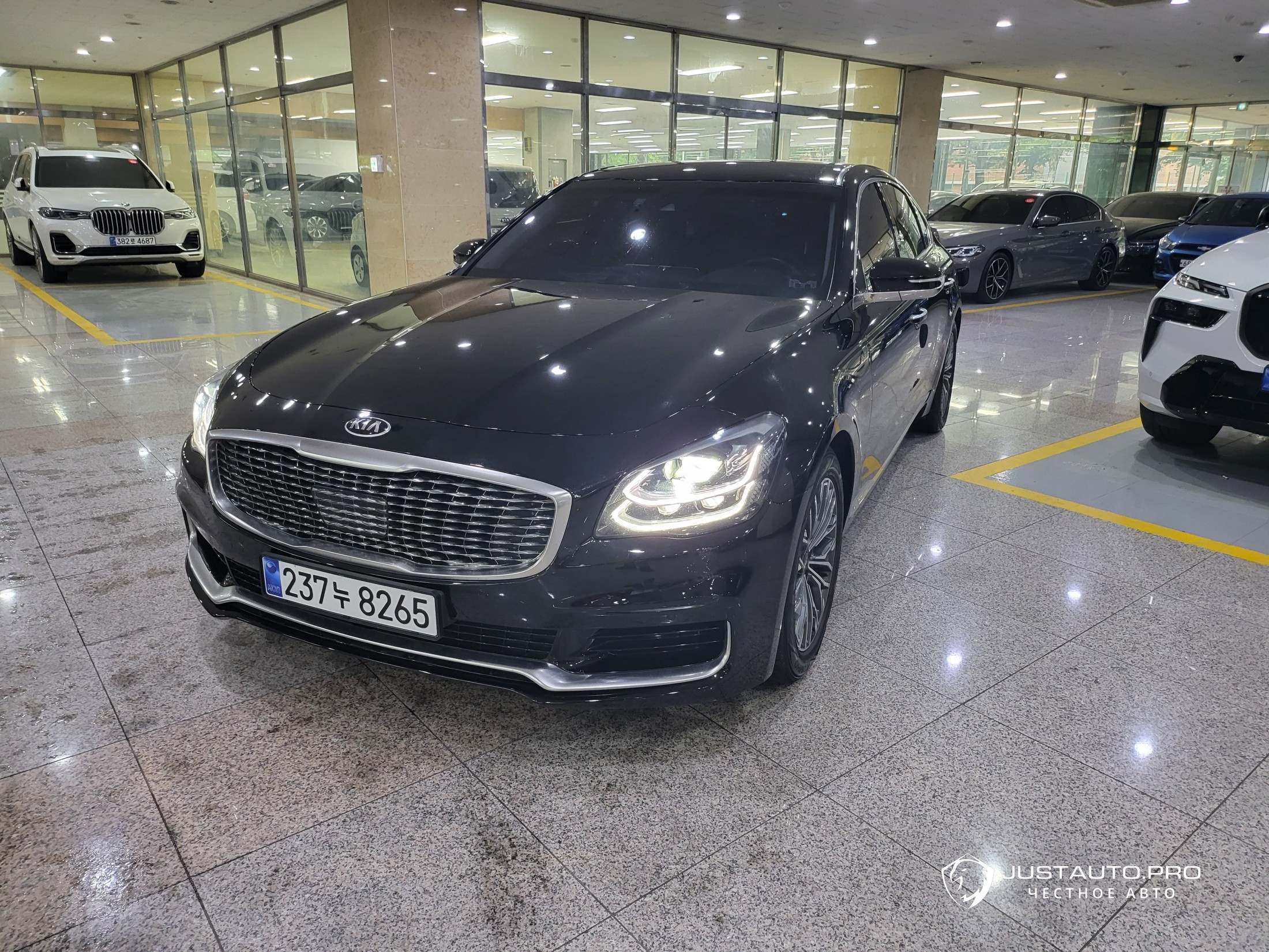 Автомобиль Kia K9