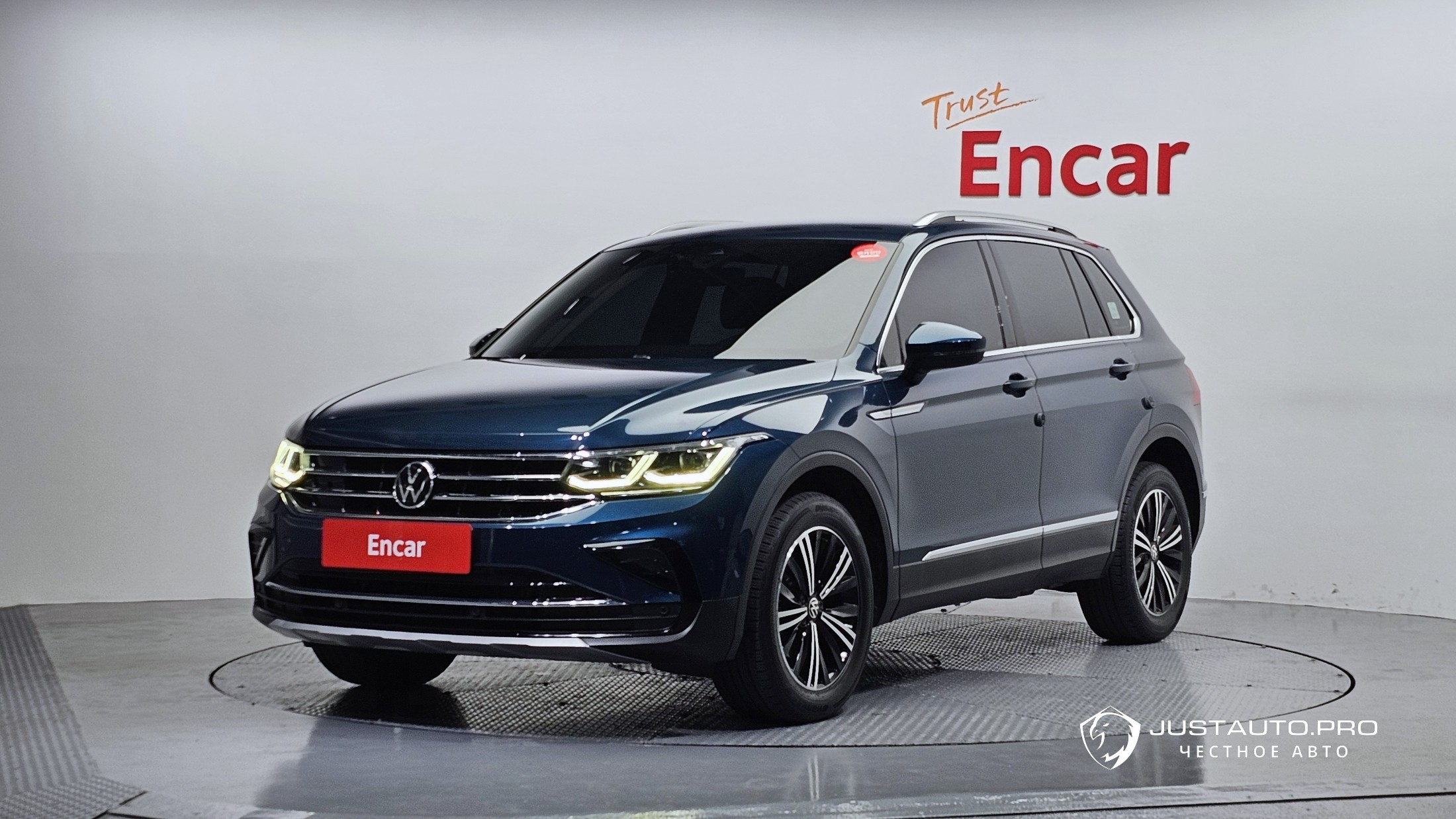 Автомобиль Volkswagen Tiguan