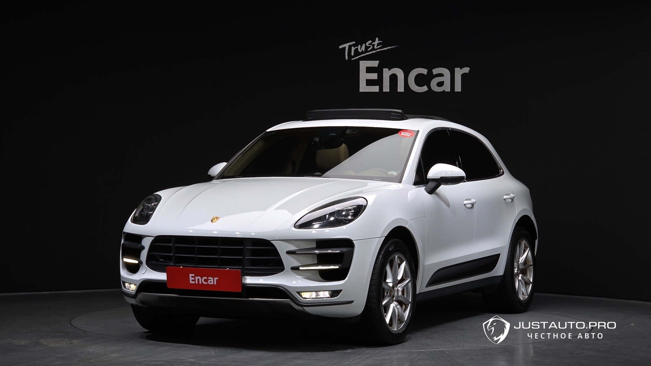 Автомобиль Porsche Macan