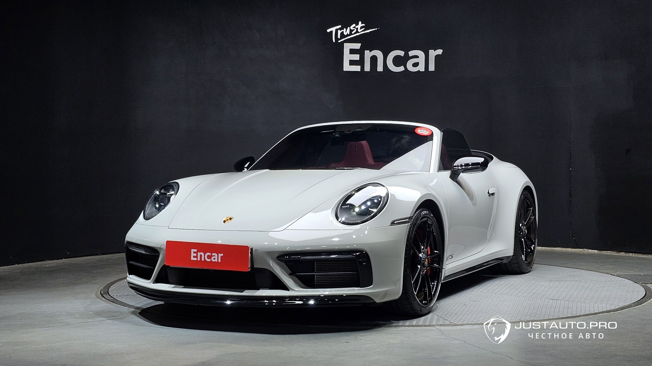 Автомобиль Porsche 911