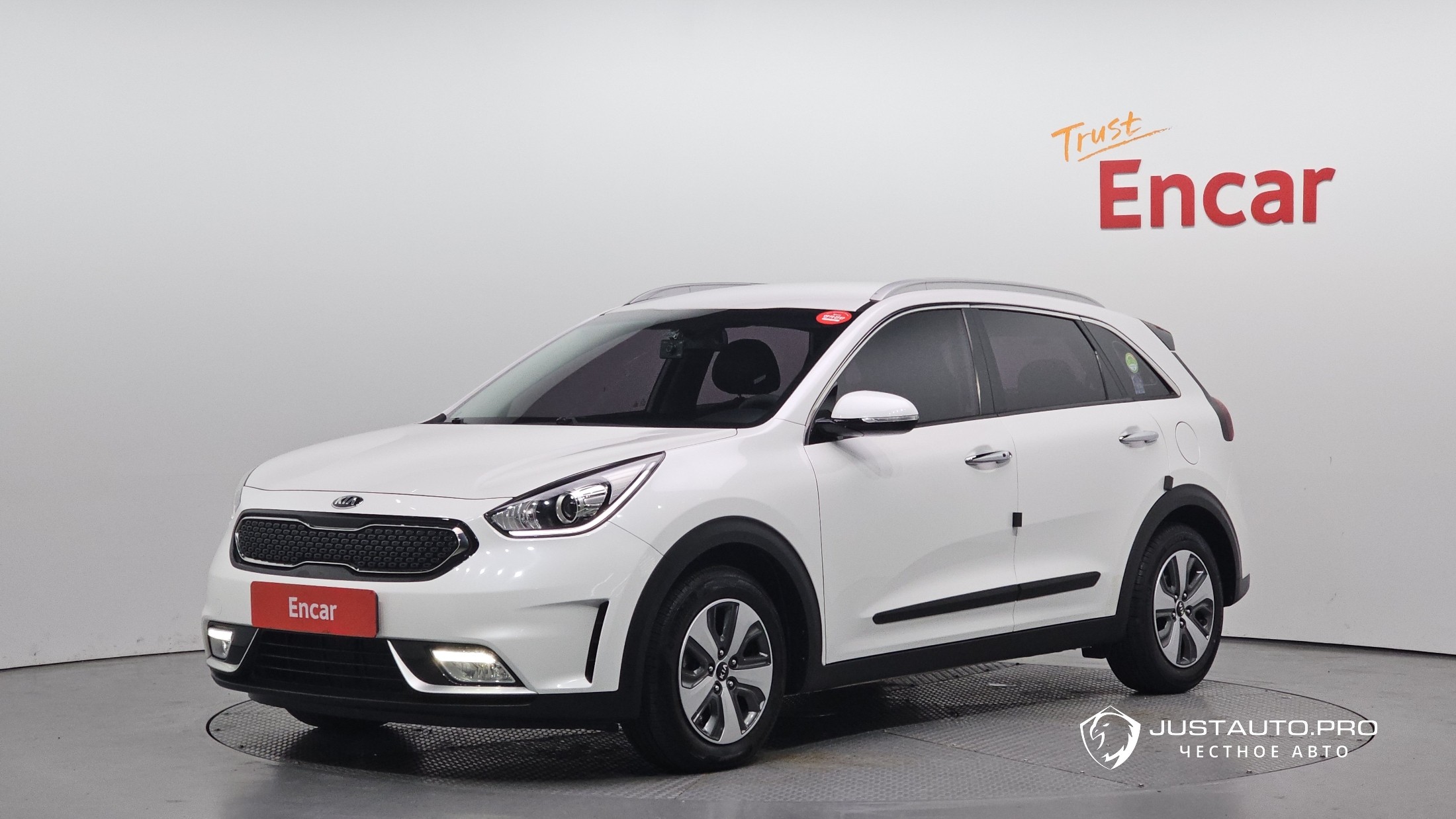 Автомобиль Kia Niro