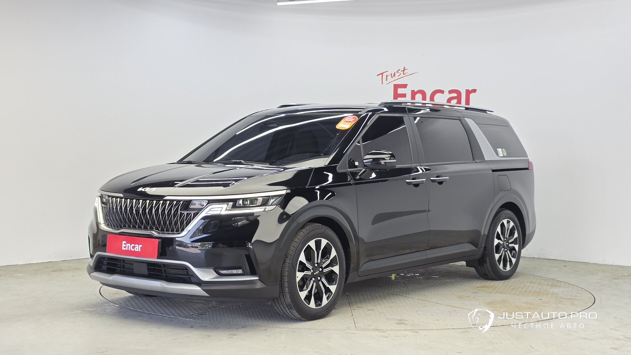 Автомобиль Kia Canival