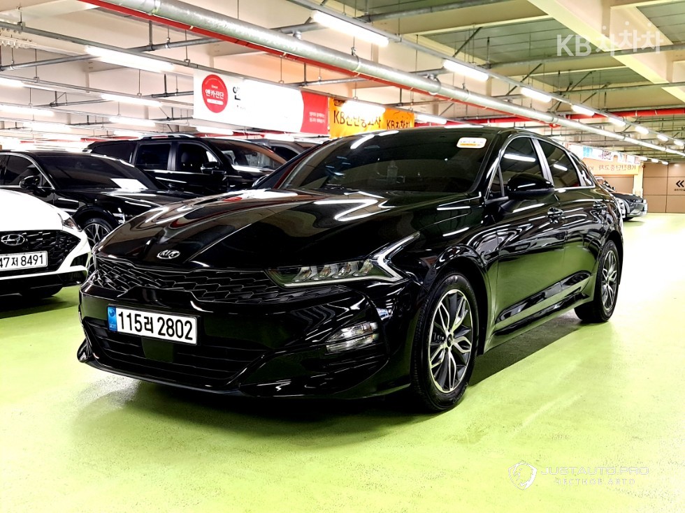 Автомобиль Kia K5
