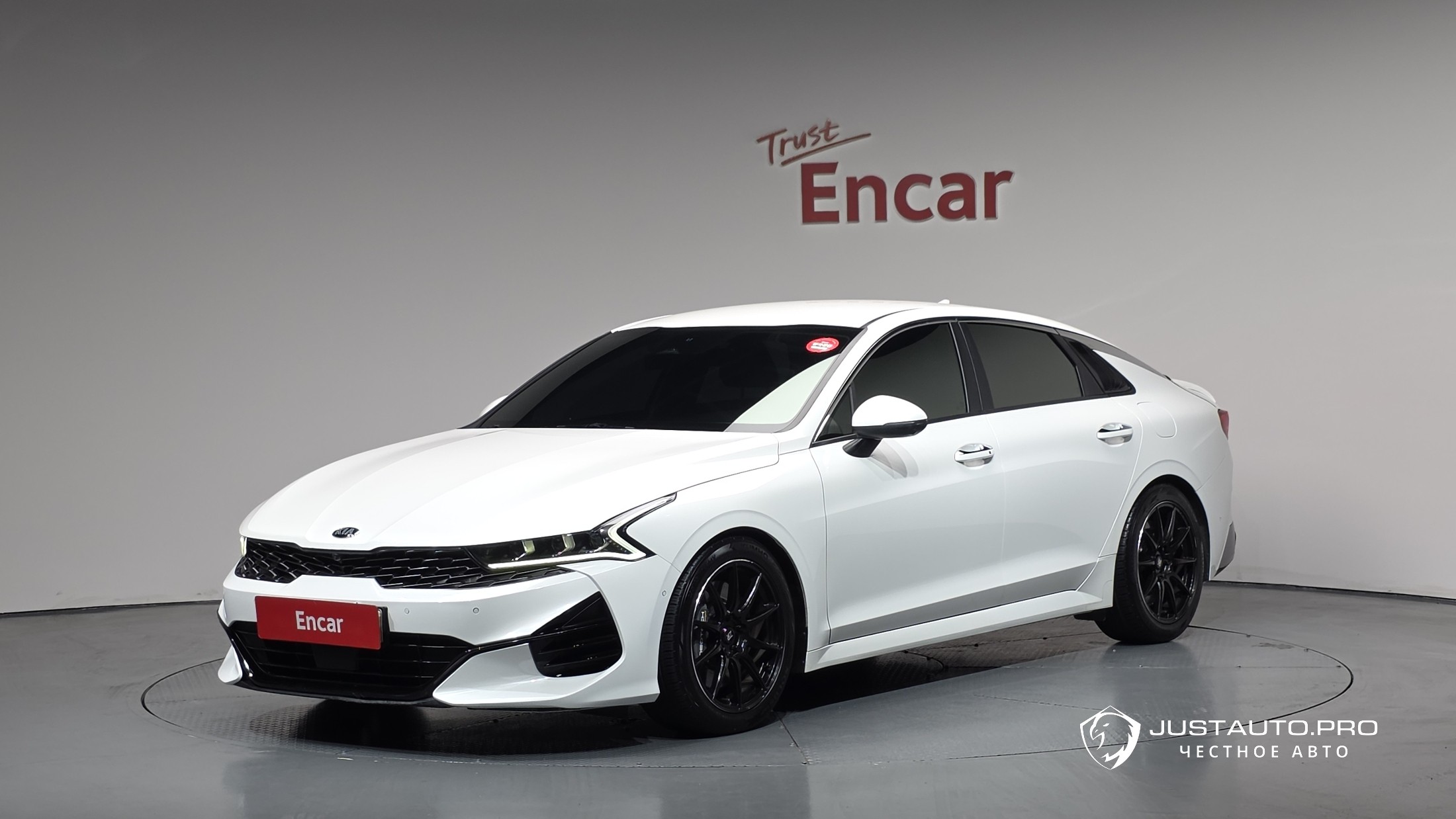 Автомобиль Kia K5
