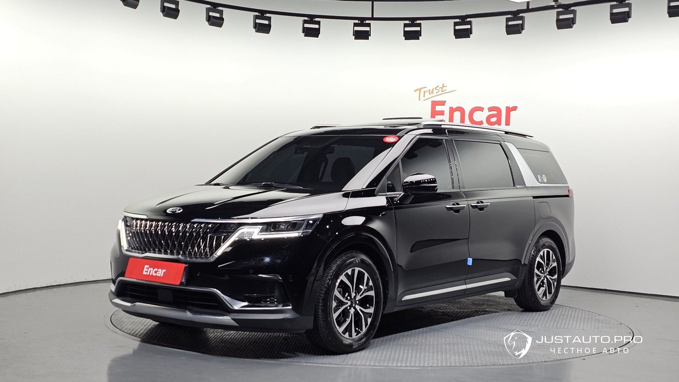 Автомобиль Kia Canival