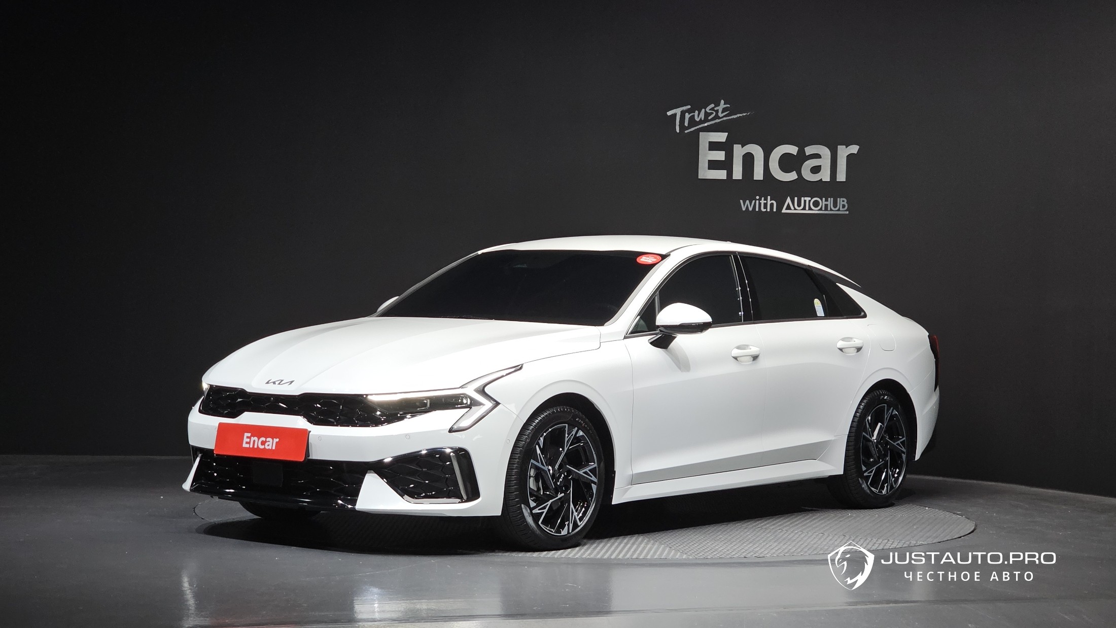 Автомобиль Kia K5