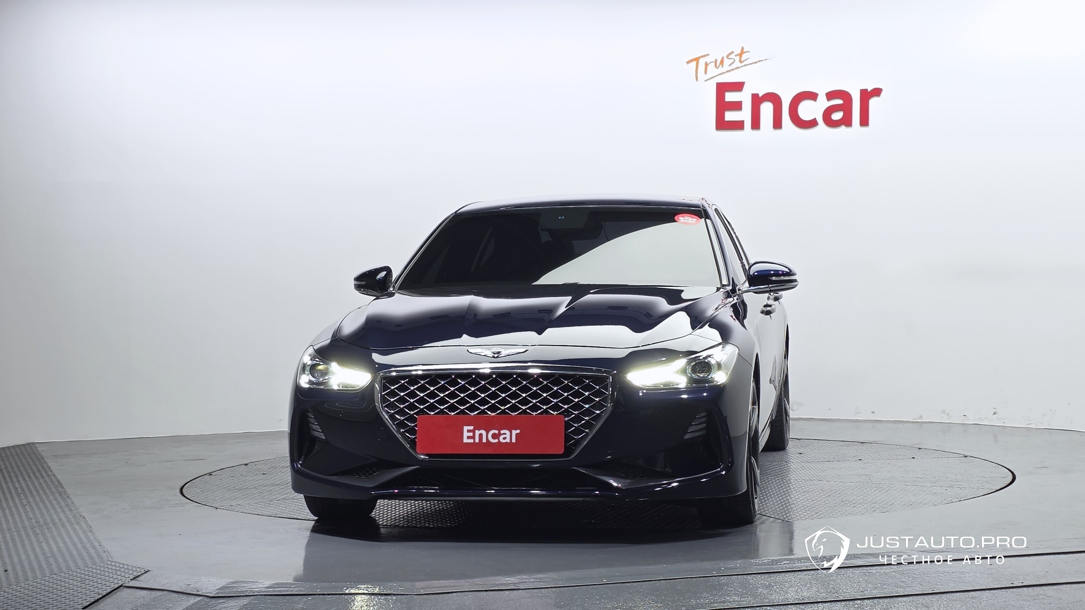 Автомобиль Genesis G70