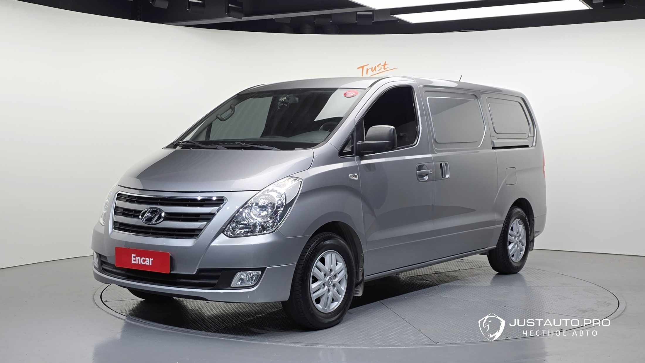 Автомобиль Hyundai Starex