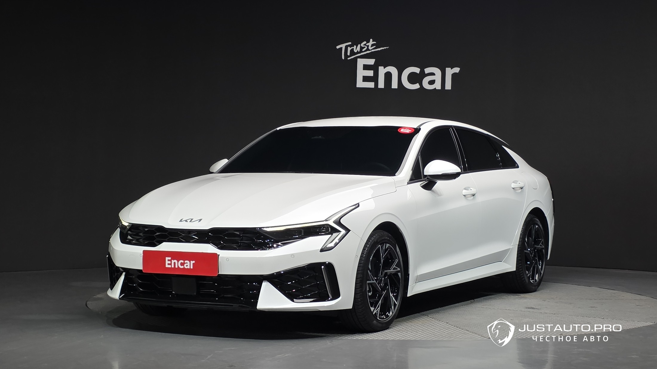 Автомобиль Kia K5