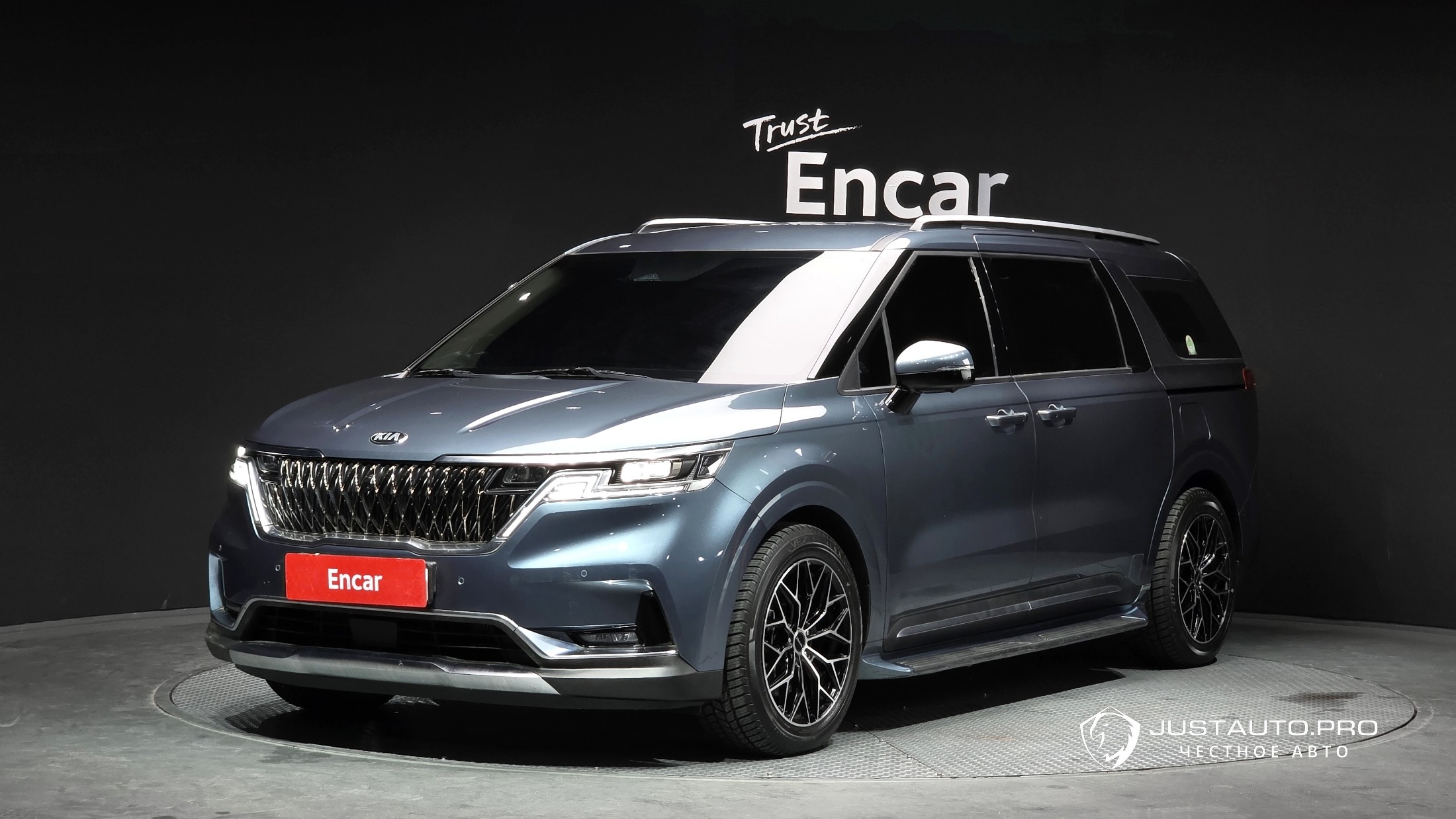 Автомобиль Kia Canival