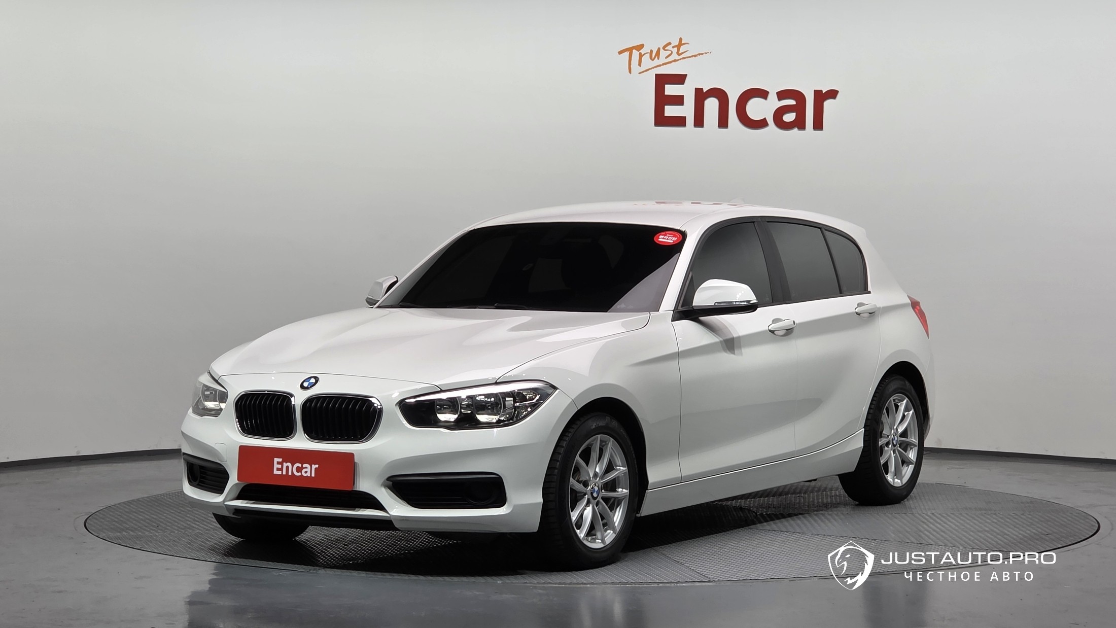 Автомобиль BMW 1-Series