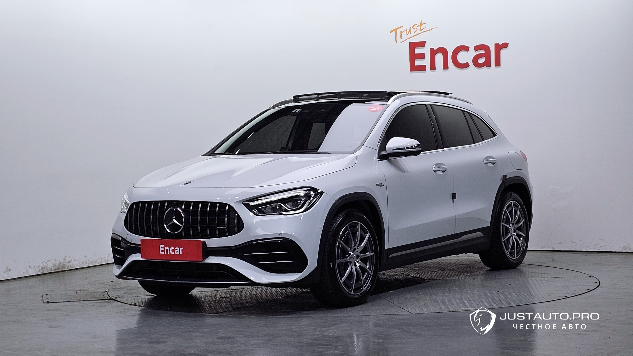 Автомобиль Mercedes-Benz GLA-Class