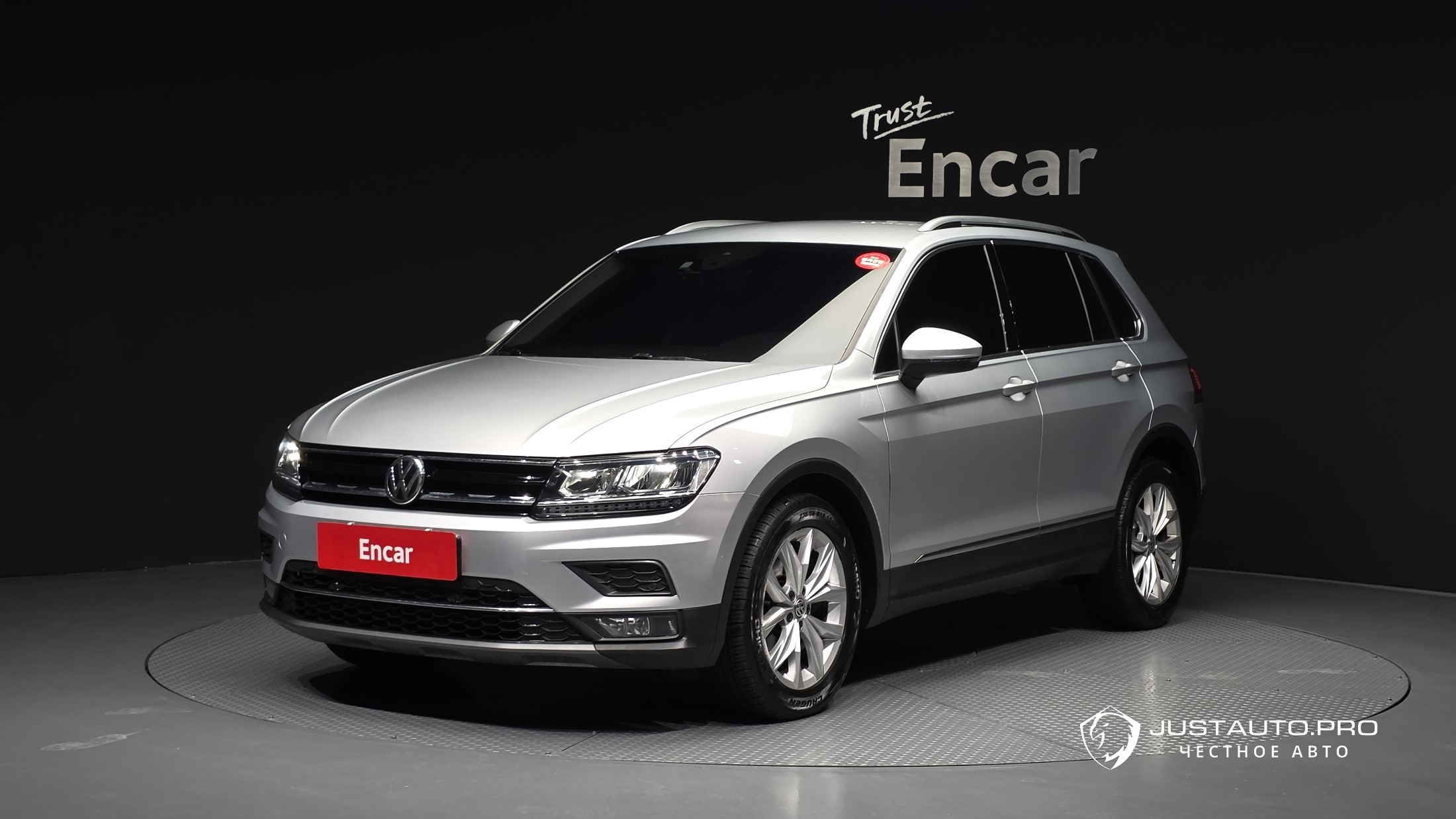 Автомобиль Volkswagen Tiguan