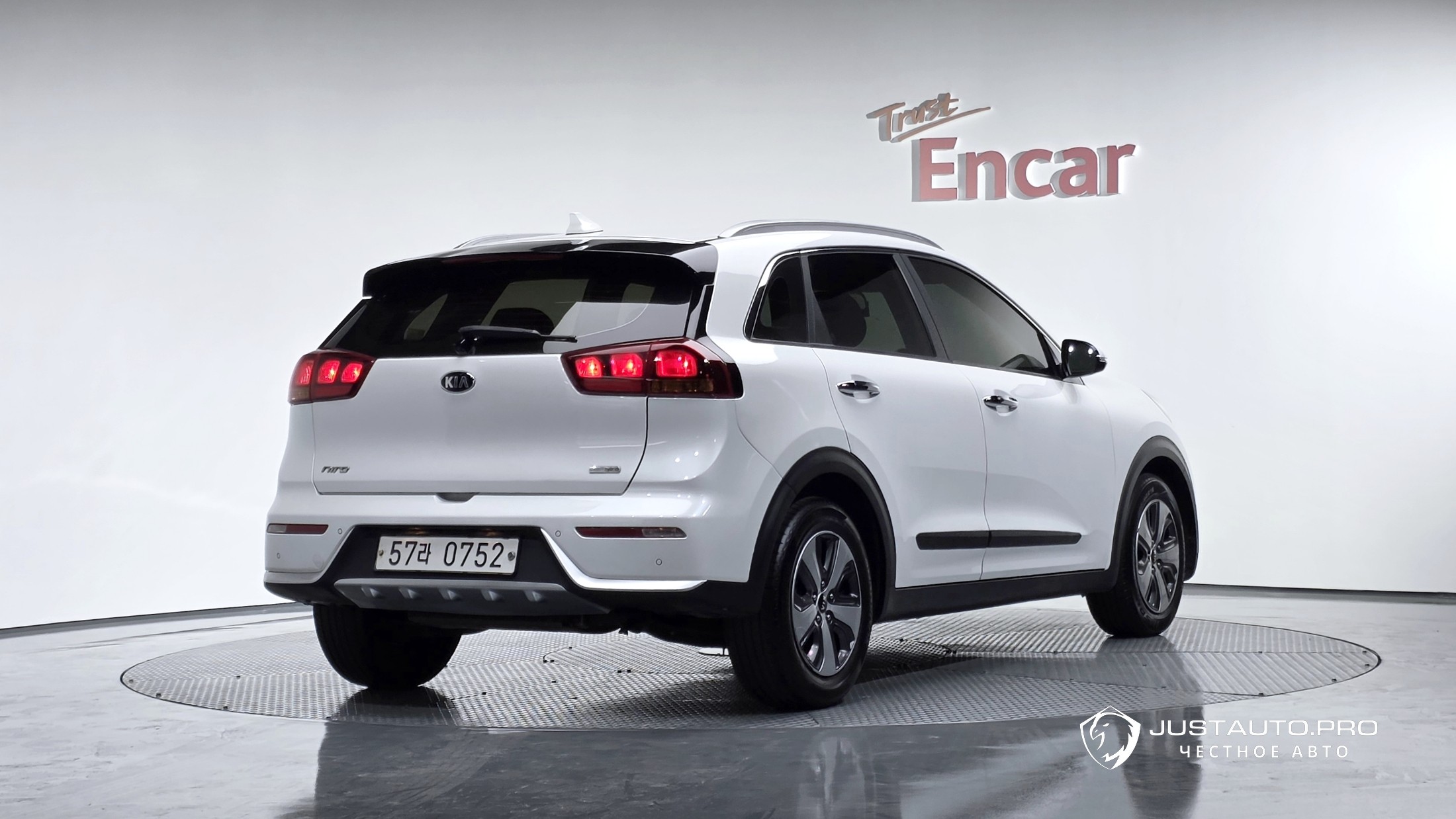 Автомобиль Kia Niro