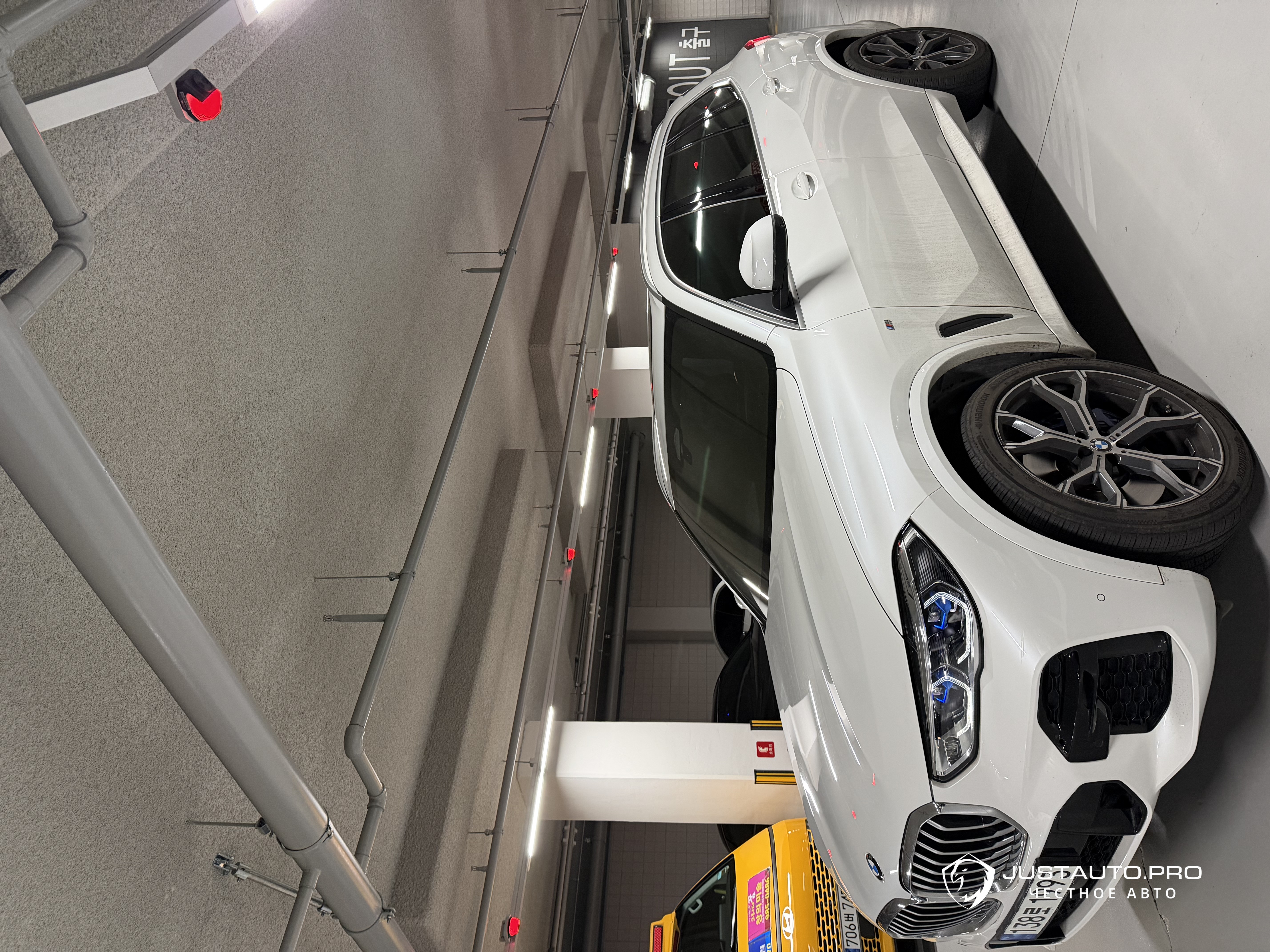 Автомобиль BMW X5