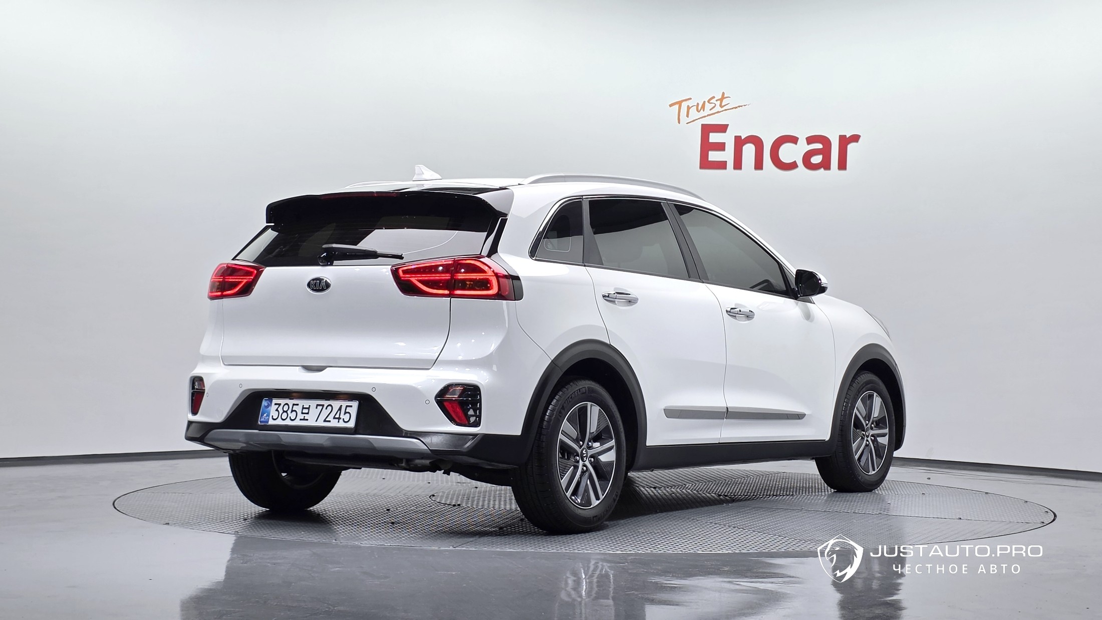 Автомобиль Kia Niro