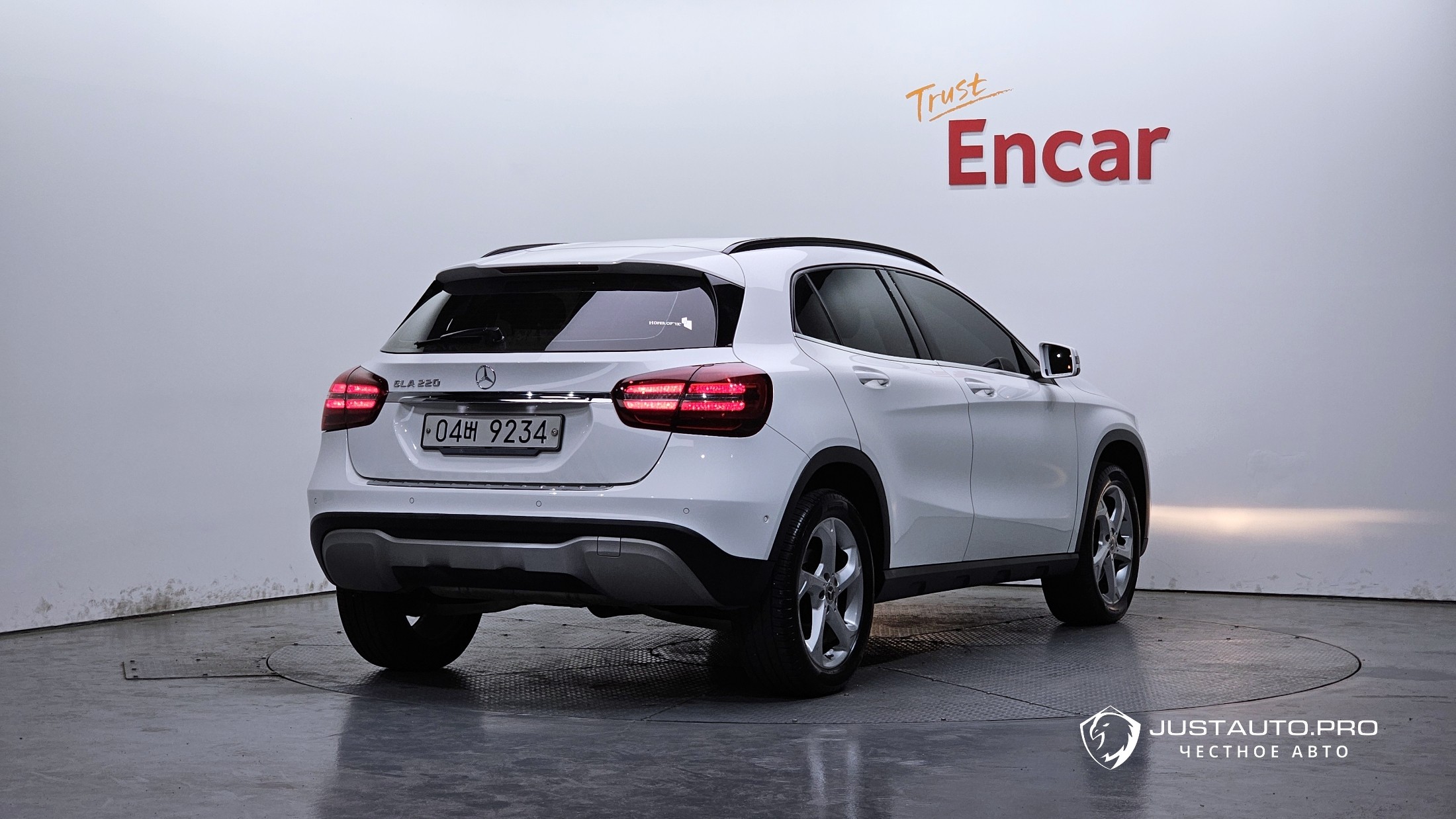 Автомобиль Mercedes-Benz GLA-Class
